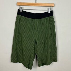 Lululemon Mens Core Shorts Green Chevron Print Sz S